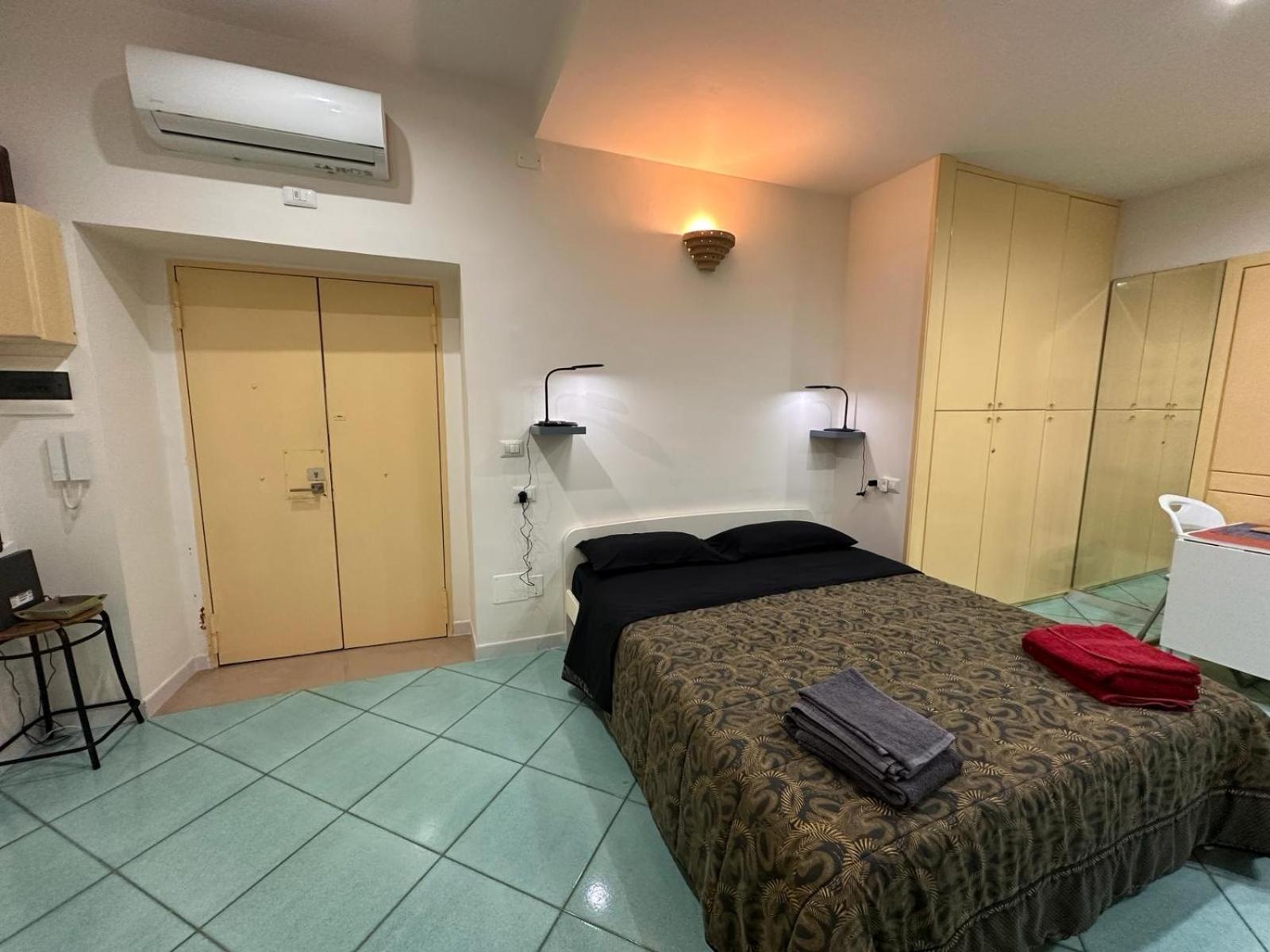 Апартаменты 'A Casa Toja Неаполь Экстерьер фото